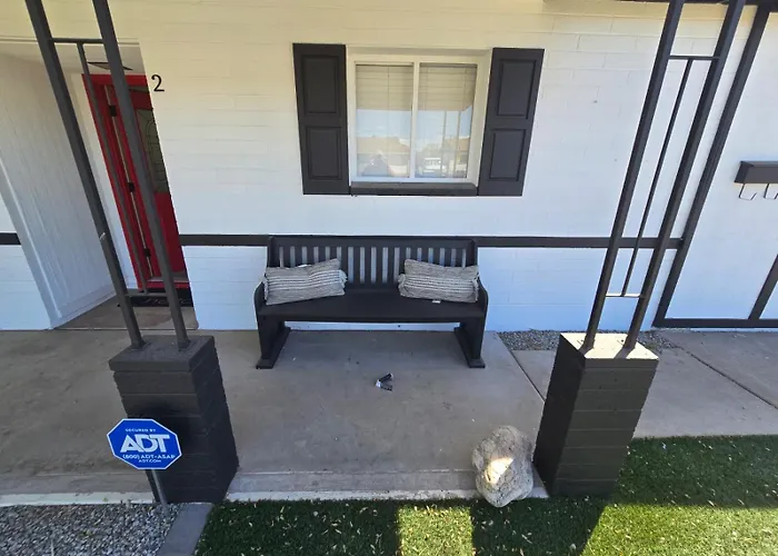 Remodeled 3br For 8 With Private Yard & Parking Phoenix