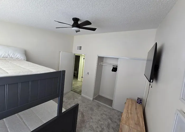 Remodeled 3br For 8 With Private Yard & Parking * Phoenix